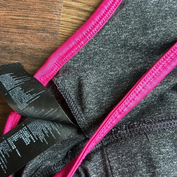 Forever 21 Sports Bra | Athletic Bra | Sports Bra | Fitness | Gym - Picture 5 of 6